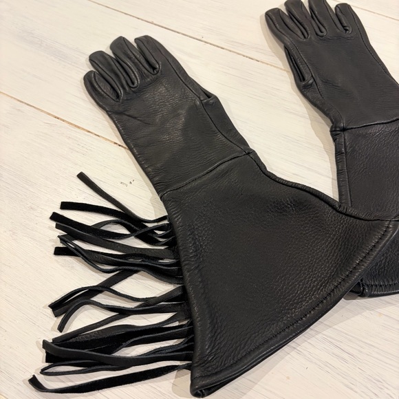 Boho Western Deerskin Black Fringe Leather Gloves - Picture 4 of 10